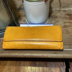 📍SOLD📍Hobo Sadie Wallet